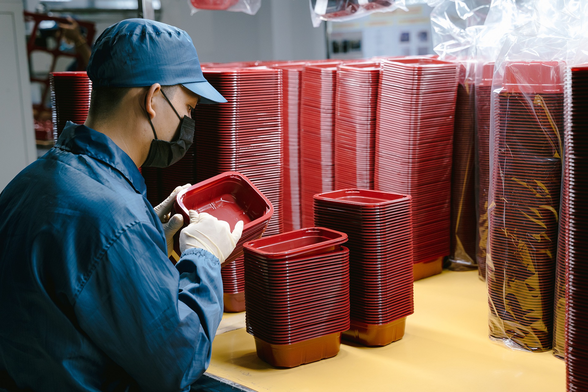 worker-g78d8c7a73_1920.jpg